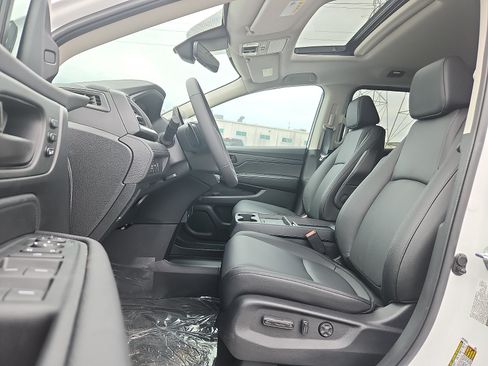 New 2026 Honda Odyssey EX-L image 10