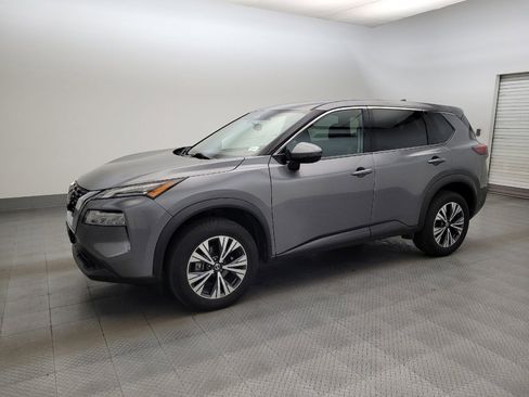 Used 2021 Nissan Rogue SV FWD image 2