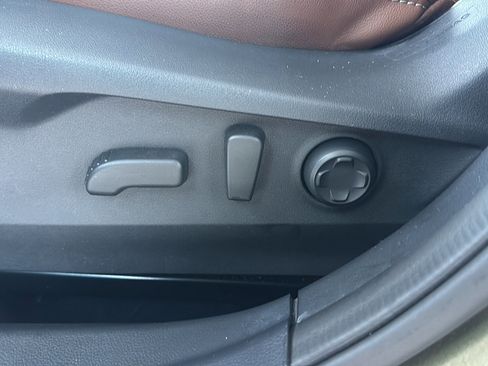 Used 2023 Subaru Outback Touring image 13