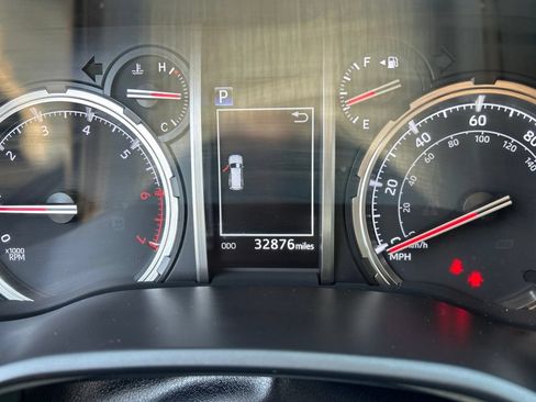 Used 2023 Toyota 4Runner TRD Off-Road Premium AWD/4WD image 25