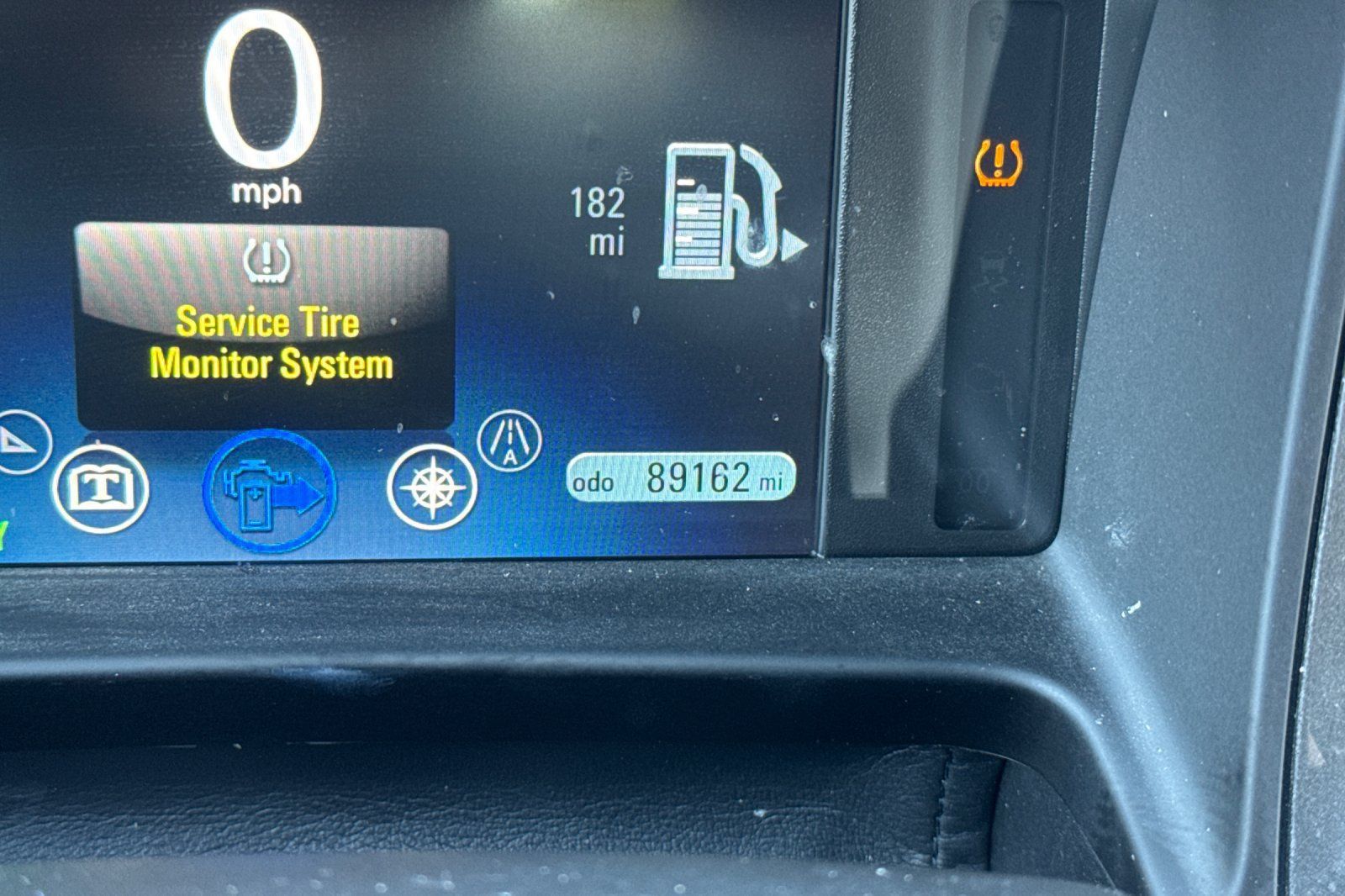 Used 2015 Chevrolet Volt Premium w/ Premium Trim Package FWD image 3