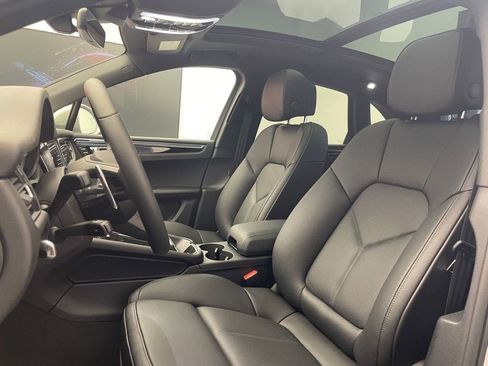 New 2026 Porsche Macan image 5