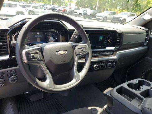 Certified 2024 Chevrolet Silverado 1500 LT AWD/4WD image 7