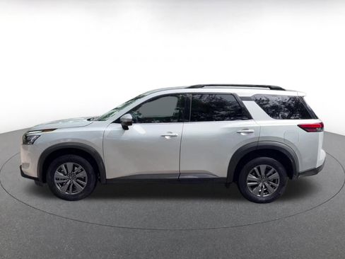 Used 2025 Nissan Pathfinder SV AWD/4WD image 9