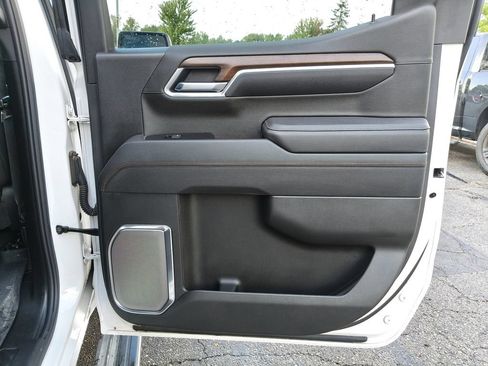 Used 2025 Chevrolet Silverado 1500 High Country AWD/4WD image 29