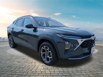 Used 2025 Chevrolet Trax LT
