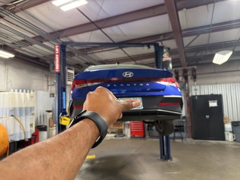 Used 2024 Hyundai Elantra SEL image 3