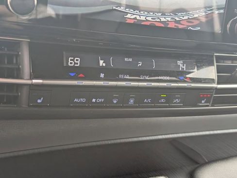 Used 2022 Toyota Sienna XSE image 20