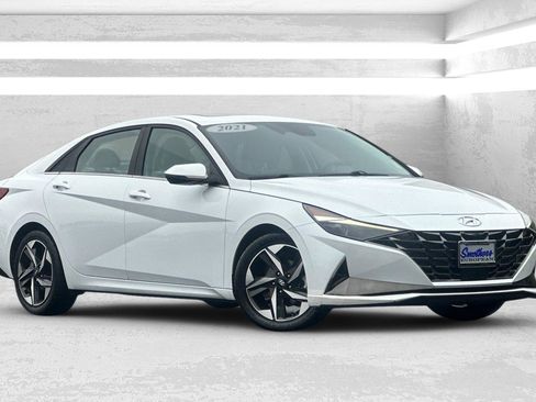 Used 2021 Hyundai Elantra Limited image 2