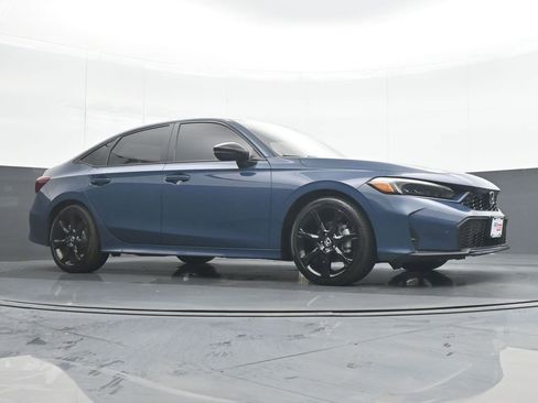 Used 2025 Honda Civic Sport image 32