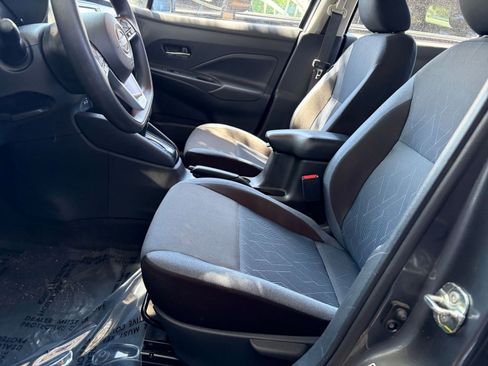 Used 2025 Nissan Versa SV FWD image 25