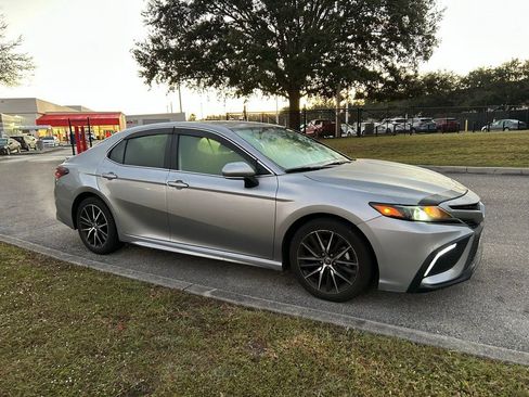Used 2022 Toyota Camry SE image 7