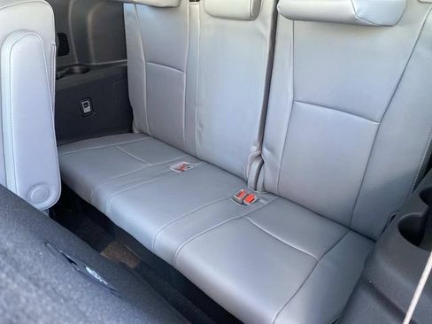 New 2026 Toyota Highlander Platinum AWD/4WD image 8