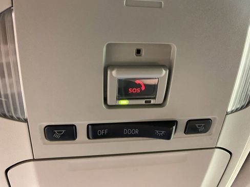 Used 2023 Toyota Highlander LE image 24