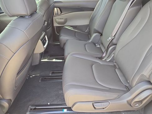 New 2026 Kia Carnival image 16