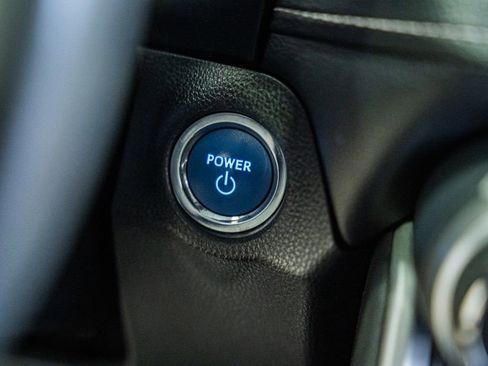 Used 2021 Toyota RAV4 XLE Premium image 22