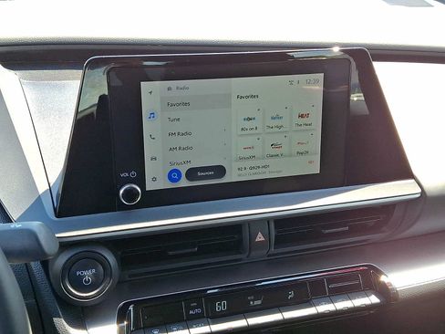 Used 2025 Toyota Prius LE FWD image 16