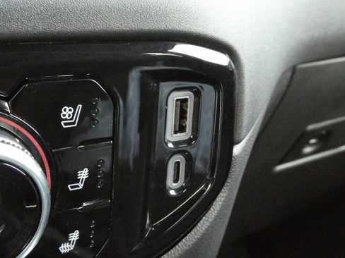 New 2025 GMC Sierra 2500 SLT w/ SLT Premium Package image 18