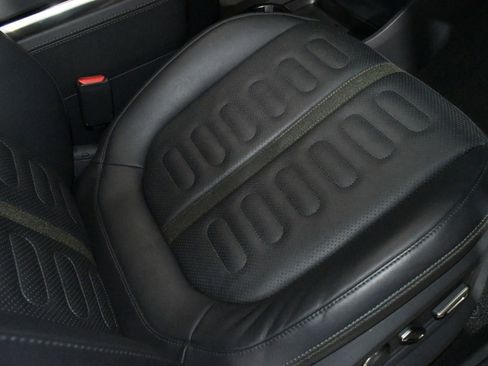 Used 2022 Rivian R1S Launch Edition image 12