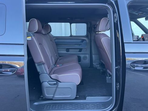 New 2025 Volkswagen ID. Buzz Pro S RWD image 32