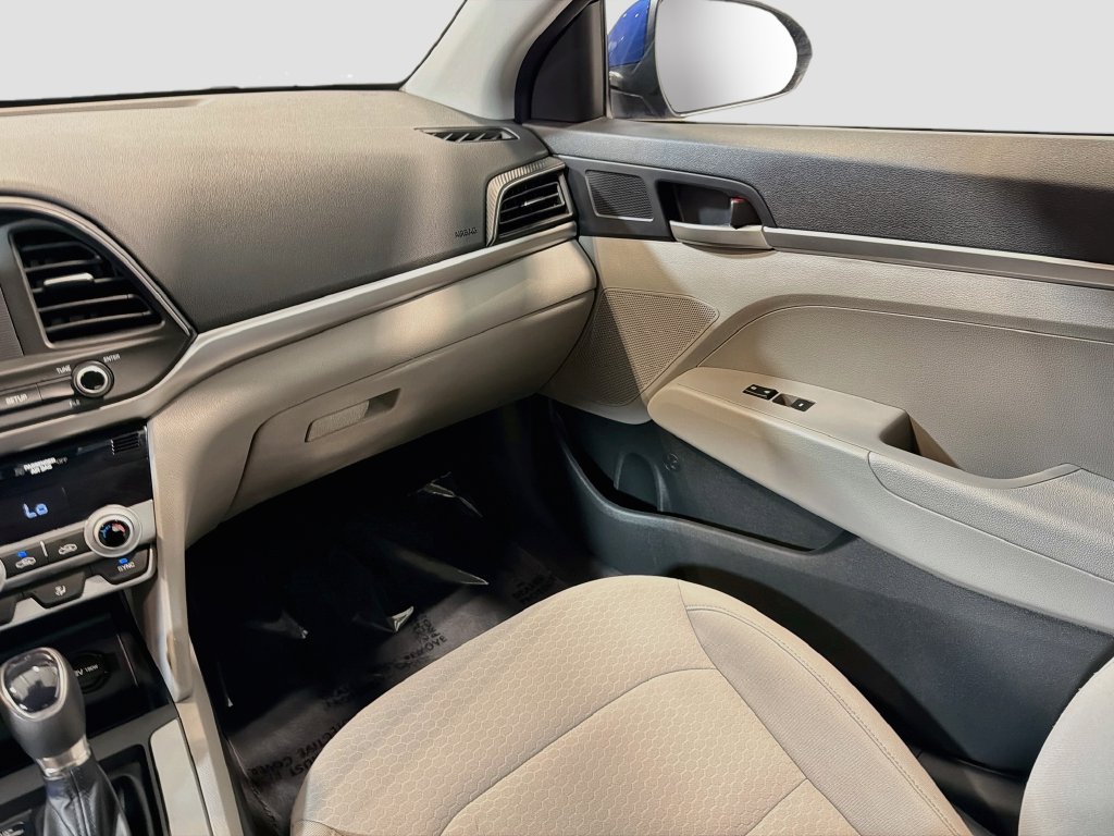 Used 2020 Hyundai Elantra SE FWD image 22
