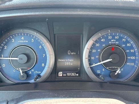 Used 2020 Toyota Sienna XLE w/ XLE Navigation Package FWD image 12