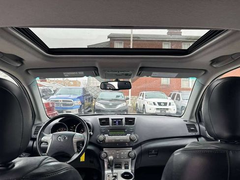 Used 2010 Toyota Highlander SE image 20