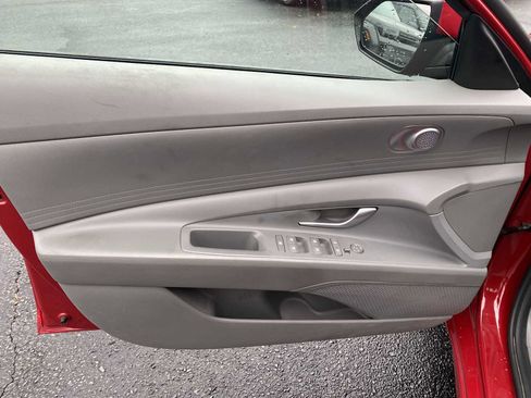 Certified 2021 Hyundai Elantra SEL image 28