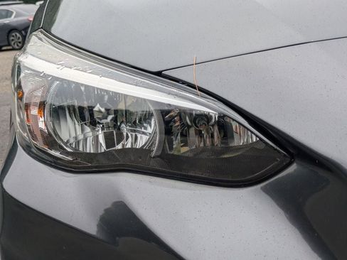 Used 2020 Subaru Crosstrek 2.0i AWD/4WD image 10