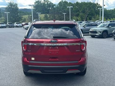 Used 2019 Ford Explorer XLT w/ Equipment Group 202A AWD/4WD image 4
