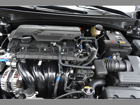 New 2026 Hyundai Elantra Limited FWD image 9