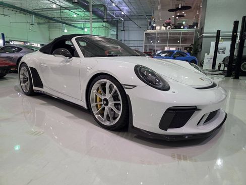 Used 2019 Porsche 911 Speedster RWD image 6