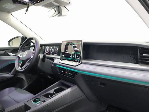 New 2026 Volkswagen Tiguan SE image 23