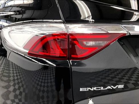 Used 2023 Buick Enclave Essence w/ Sport Touring Edition FWD image 33