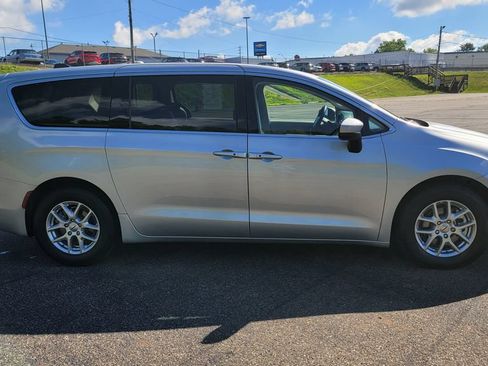 Used 2023 Chrysler Voyager LX FWD image 14