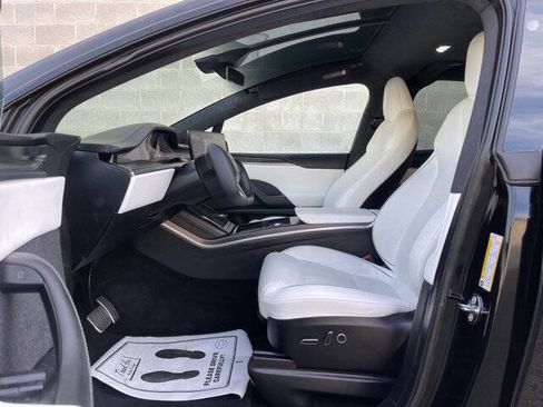 Used 2023 Tesla Model X Plaid image 20
