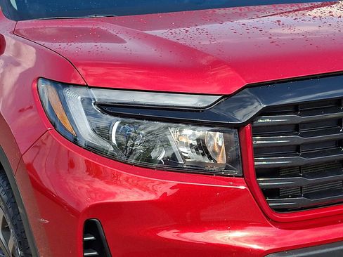 Used 2023 Honda Ridgeline Sport image 9