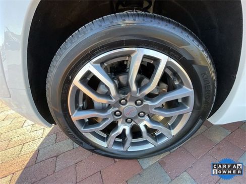 Used 2024 GMC Terrain Denali w/ Denali Premium Package image 10