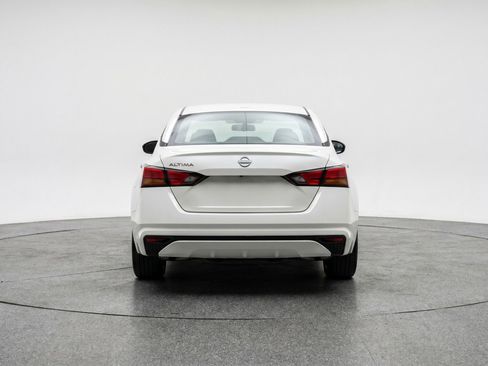 Used 2025 Nissan Altima 2.5 SV FWD image 7