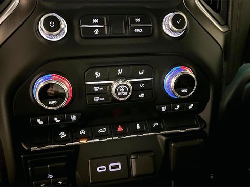 Used 2021 GMC Sierra 1500 AT4 image 16