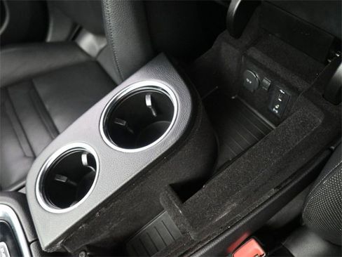 Used 2018 Porsche Panamera 4S image 9