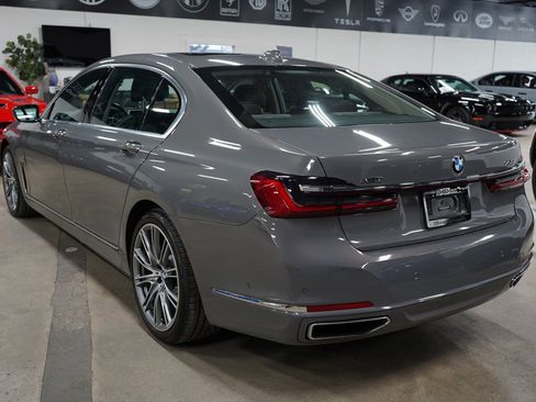 Used 2022 BMW 750i xDrive w/ Luxury Rear Seating Package AWD/4WD image 3