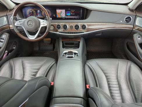 Used 2018 Mercedes-Benz S 560 Sedan image 18