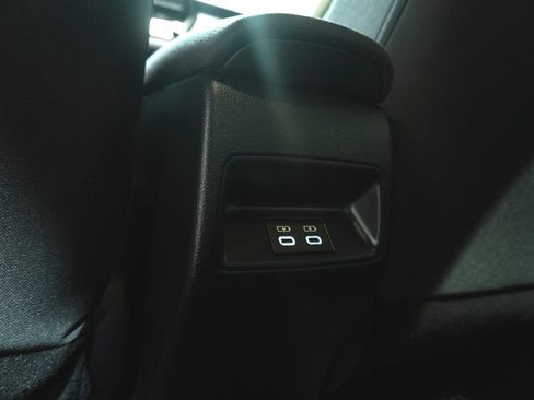 Used 2024 Toyota Corolla LE FWD image 13