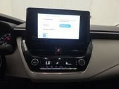 Used 2025 Toyota Corolla LE FWD image 11