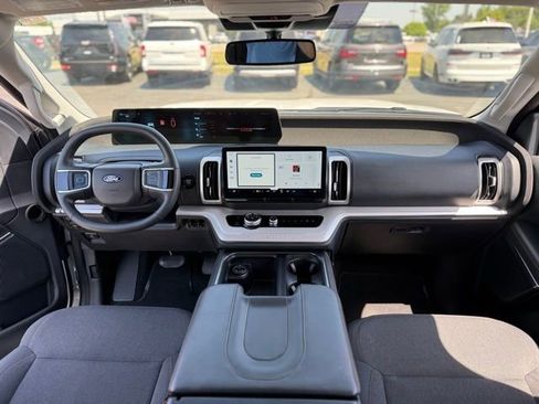 Used 2025 Ford Expedition Max Active AWD/4WD image 2