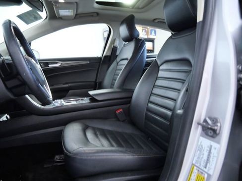 Certified 2018 Ford Fusion SE w/ Fusion SE Technology Package image 17