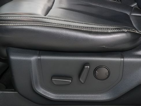 Used 2019 Ford F150 Lariat w/ Equipment Group 502A Luxury AWD/4WD image 21