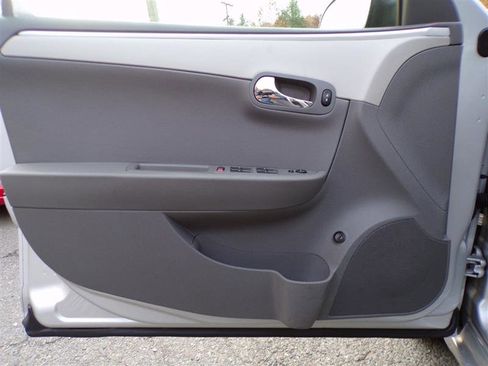 Used 2011 Chevrolet Malibu LS image 12