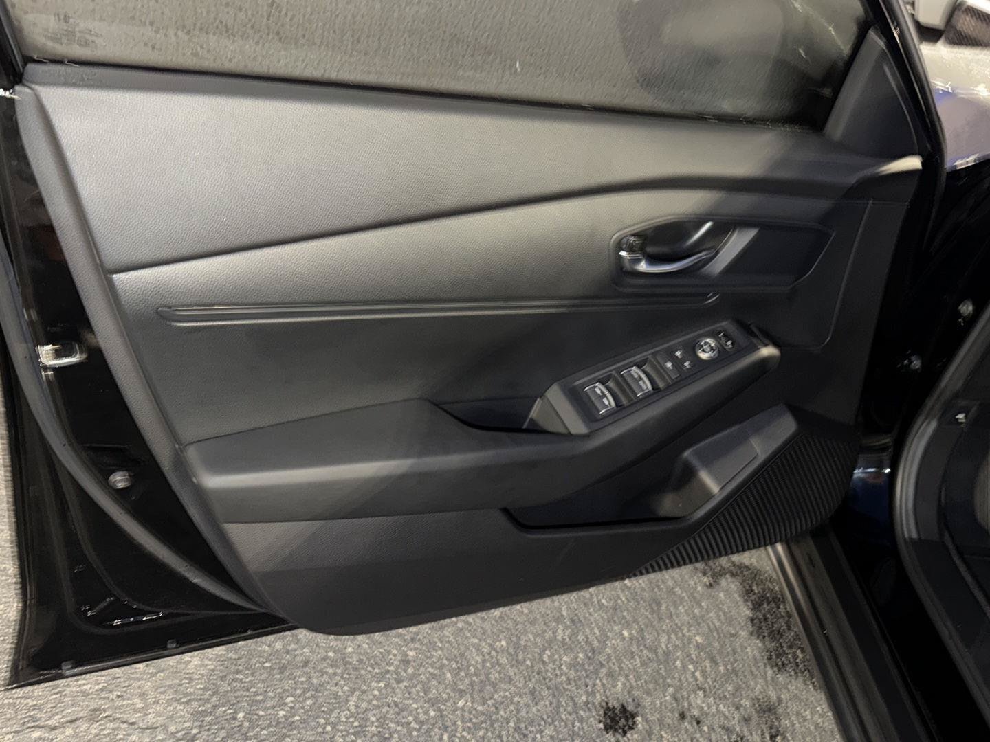 Used 2025 Honda Accord LX image 15